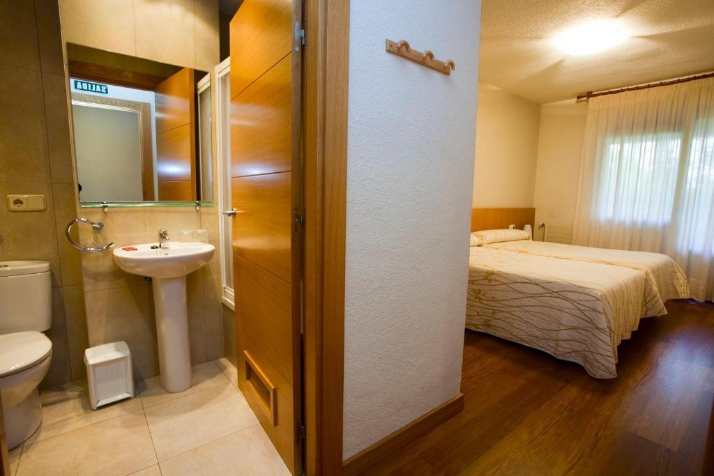 Hostal Abodi Пампона Стая снимка
