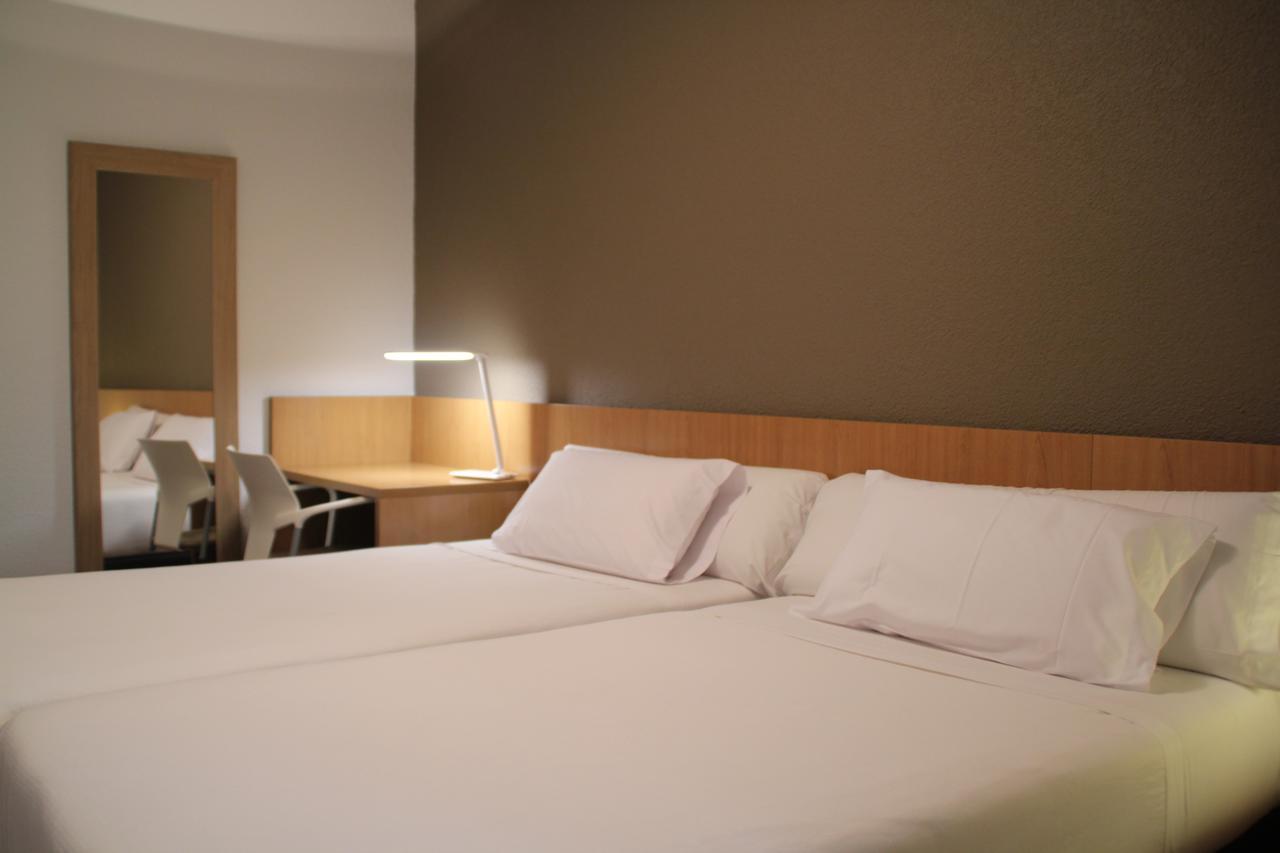 Hostal Abodi Пампона Екстериор снимка
