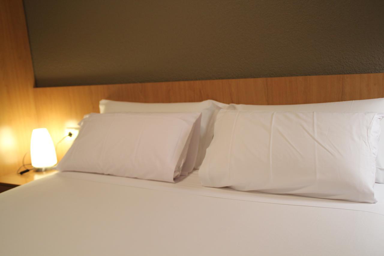 Hostal Abodi Пампона Екстериор снимка